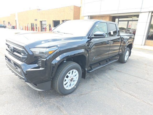 New 2026 Black Toyota  SR5 image 3