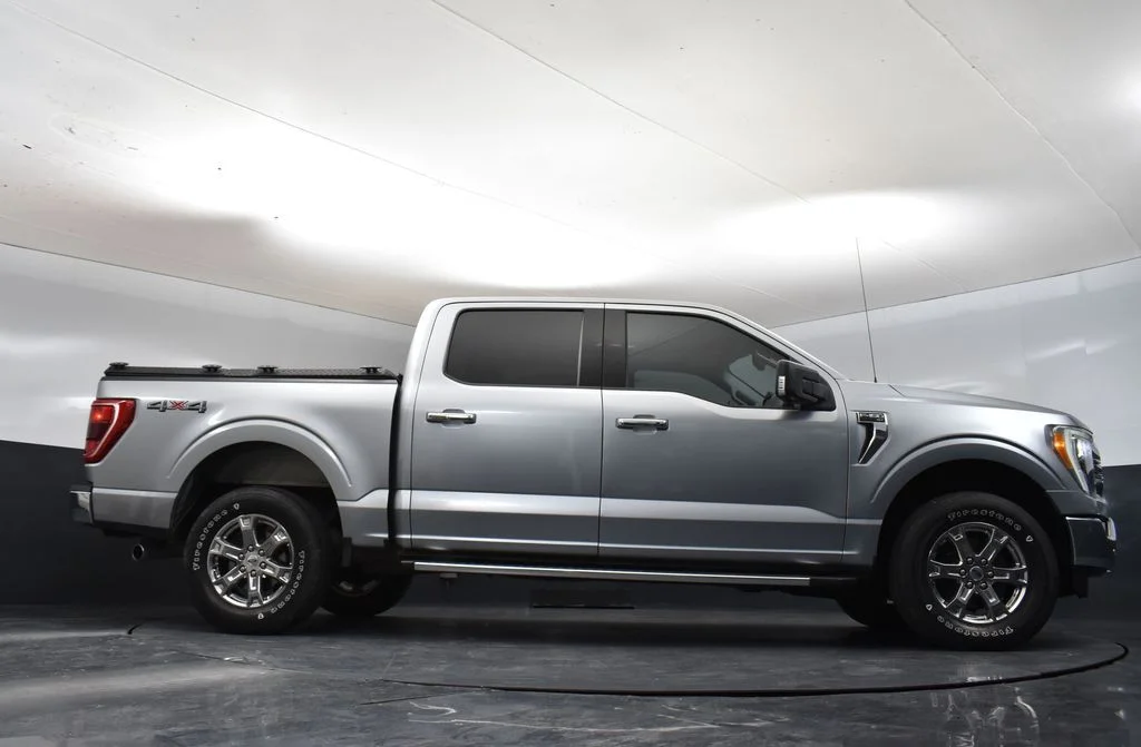 Used 2021 Silver Ford XLT image 11