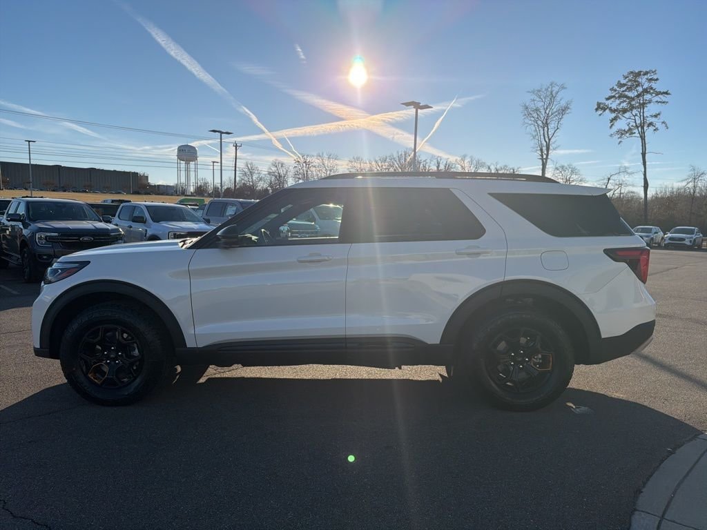 New 2026 Star White Metallic Tri-Coat Ford Tremor® image 6