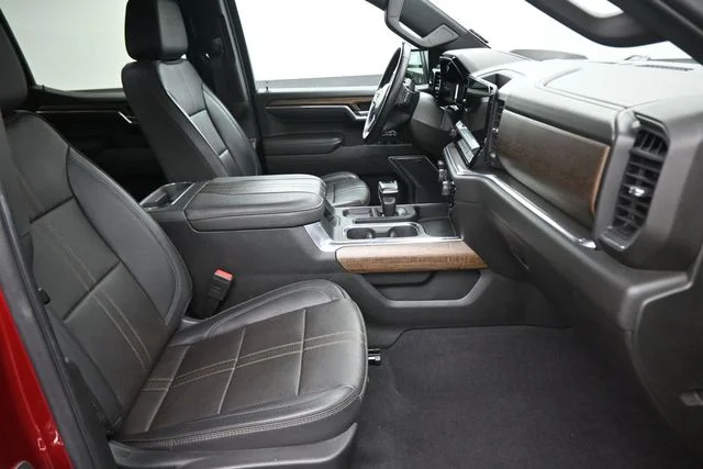 Used 2023 Red Chevrolet High Country image 22