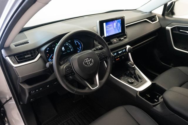 Used 2023 Silver Toyota XLE Premium image 3