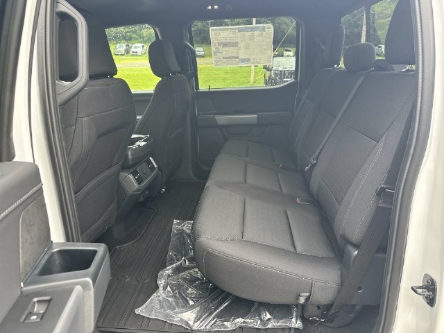 New 2026 Oxford White Ford XLT image 27