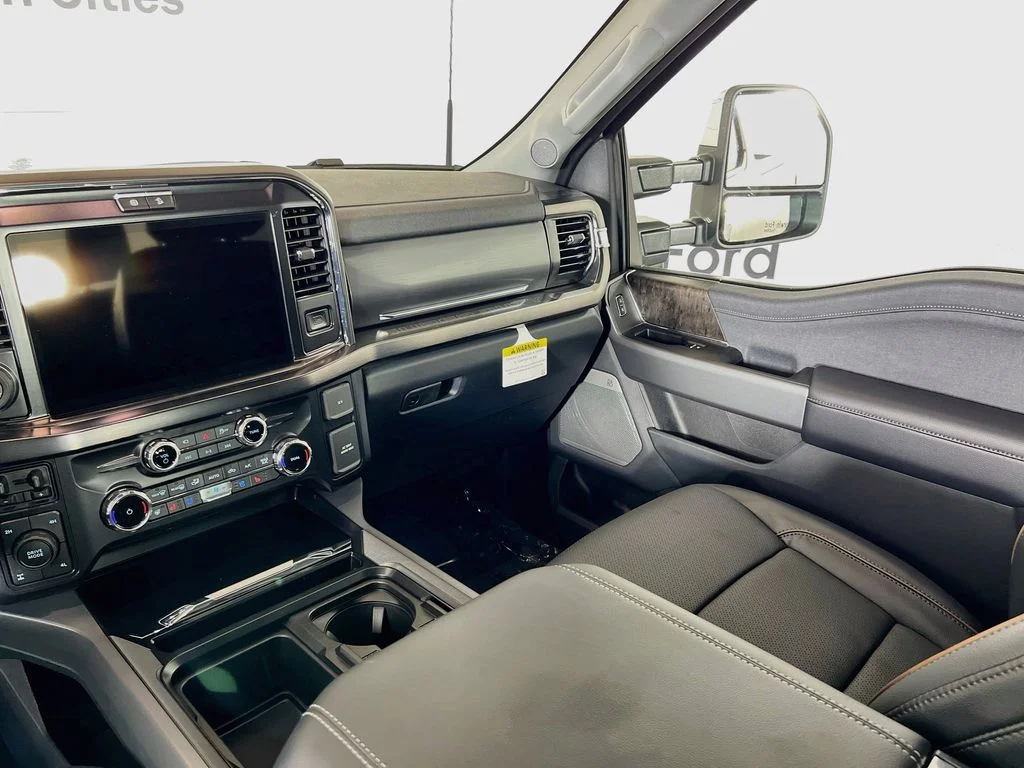 New 2026 Oxford White Ford Lariat image 28