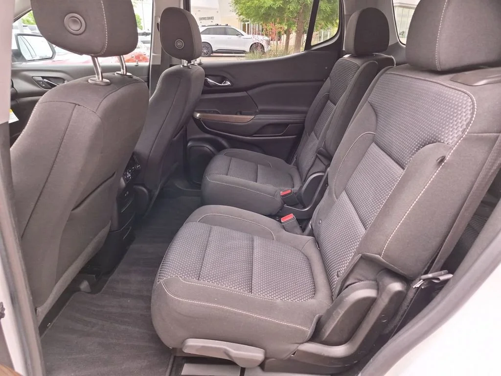 Used 2021 SUMMIT WHITE GMC SLE image 32