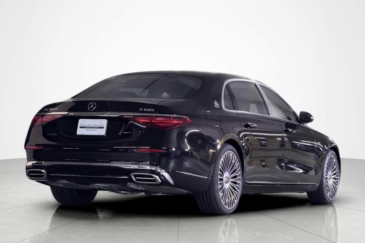 New 2026 Obsidian Black Metallic Mercedes-Benz Maybach S 680 4MATIC® Sedan image 5