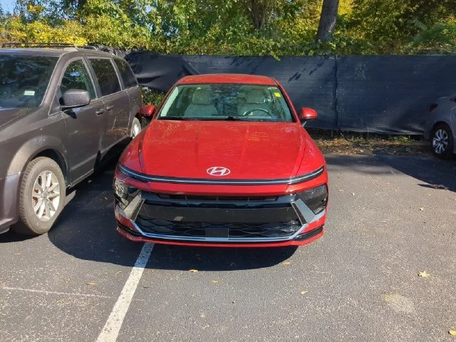 Used 2025 Ultimate Red Hyundai SEL image 2