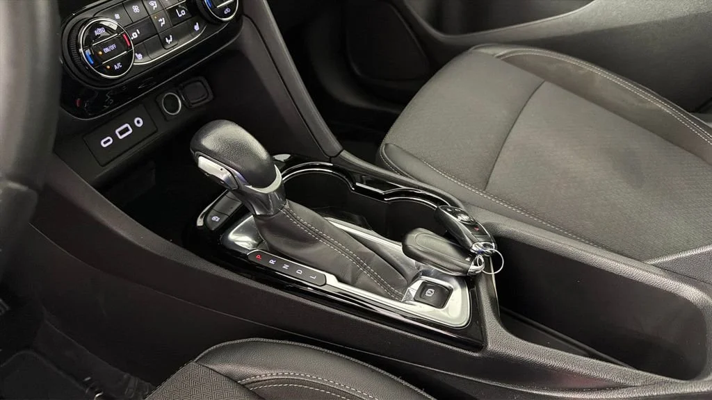 Used 2022 Ebony Twilight Metallic Buick Select image 21