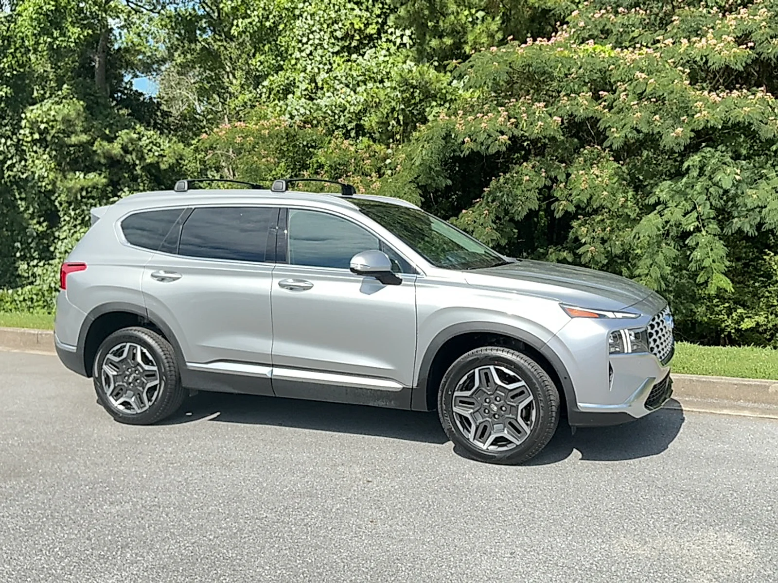 Used 2023 Shimmering Silver Hyundai Limited image 1