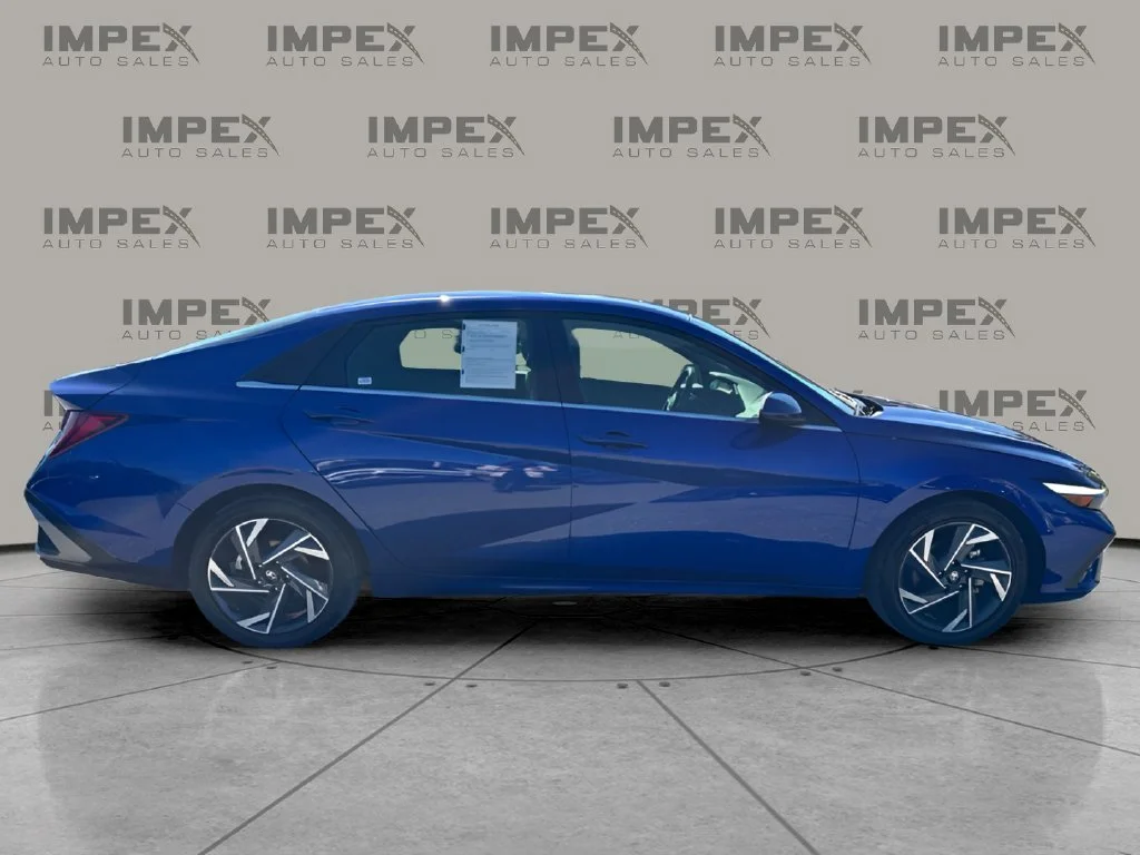 Used 2025 Blue Hyundai SEL Convenience image 6