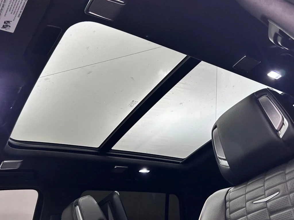 Used 2022 White Cadillac Sport Platinum image 26