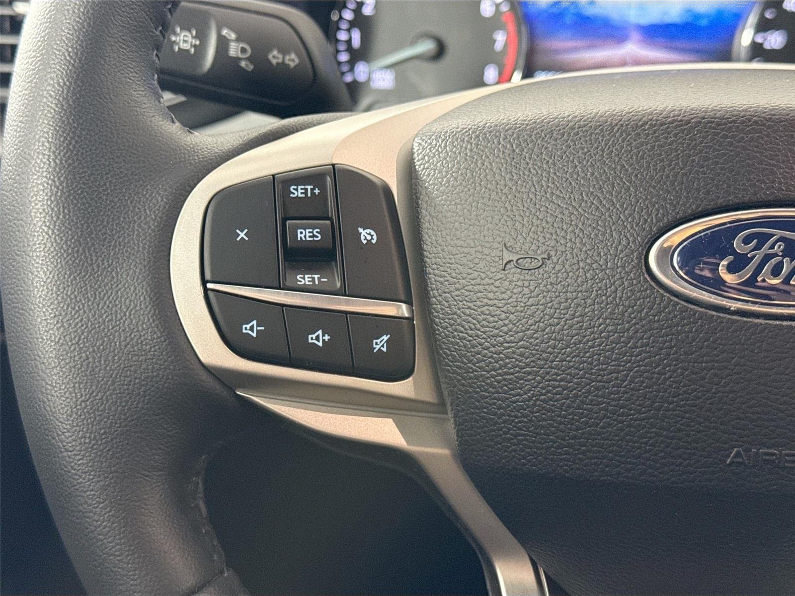 Used 2023 Agate Black Ford XLT image 17
