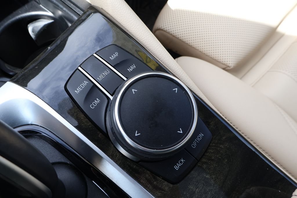 Used 2023 Black BMW i image 33