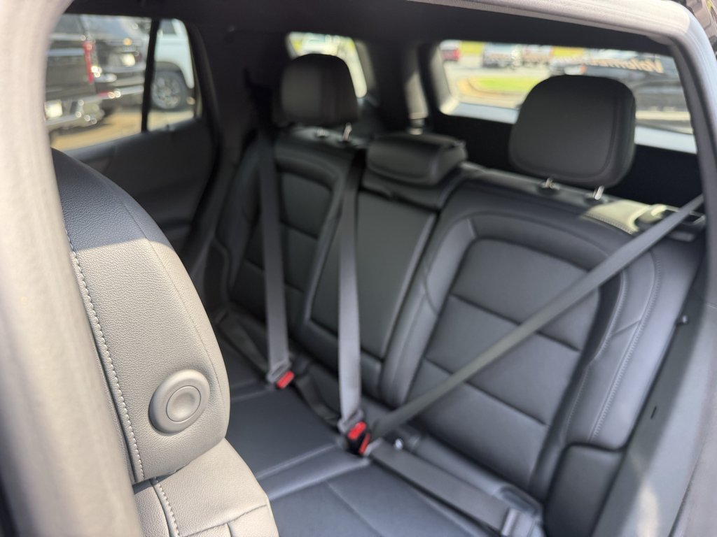 New 2027 Mosaic Black Metallic Chevrolet LT image 38