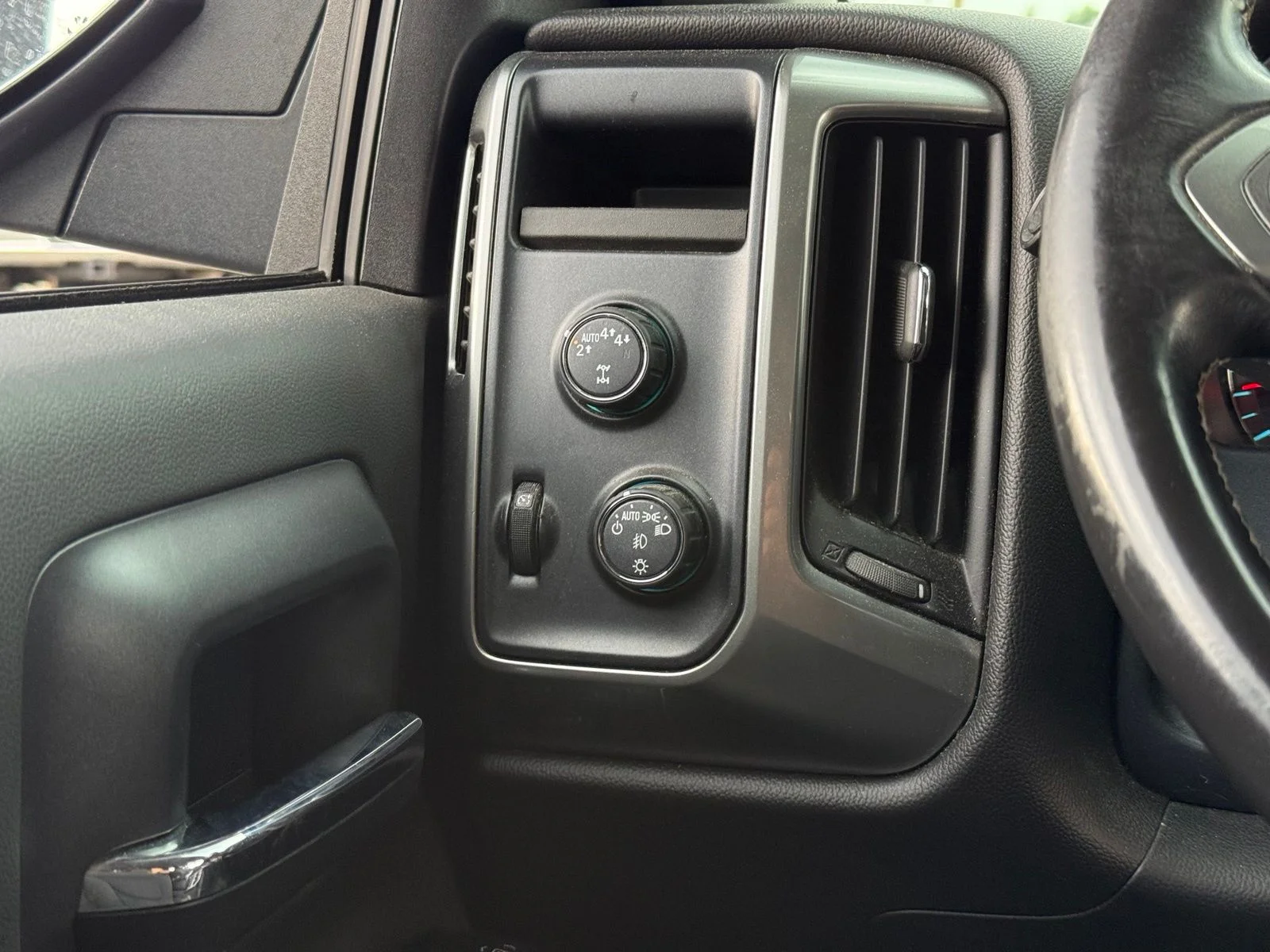 Used 2018 Black Chevrolet LT image 18