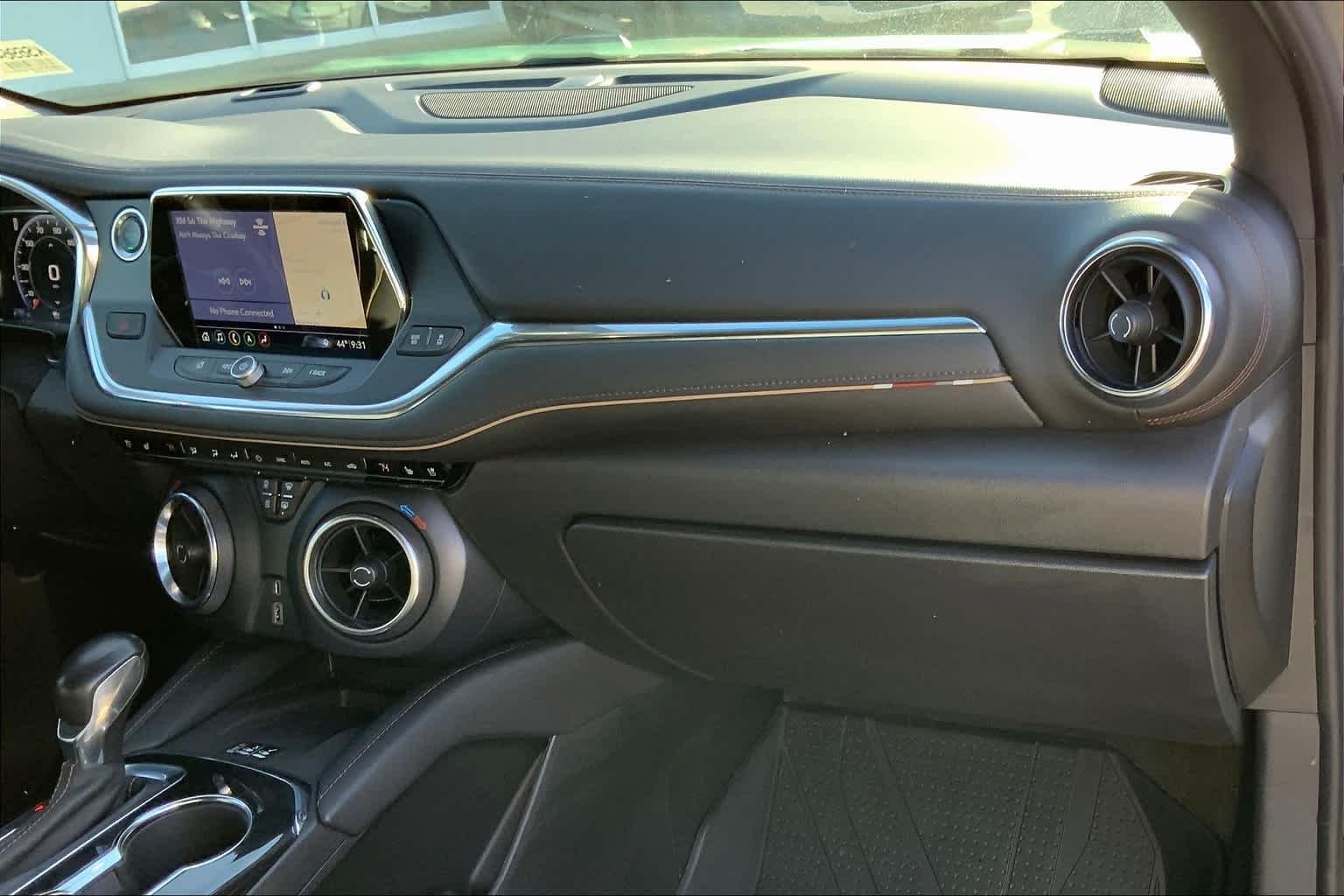 Used 2019 Silver Ice Metallic Chevrolet Premier image 18