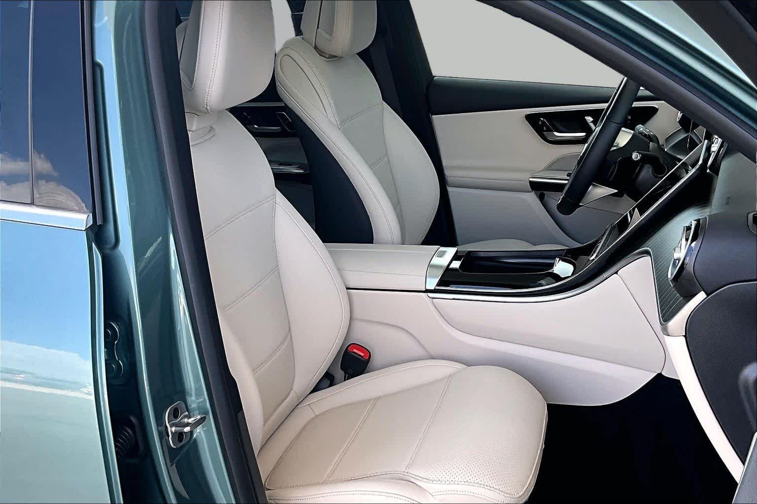 Used 2026 Verde Silver Metallic Mercedes-Benz GLC 300 image 9