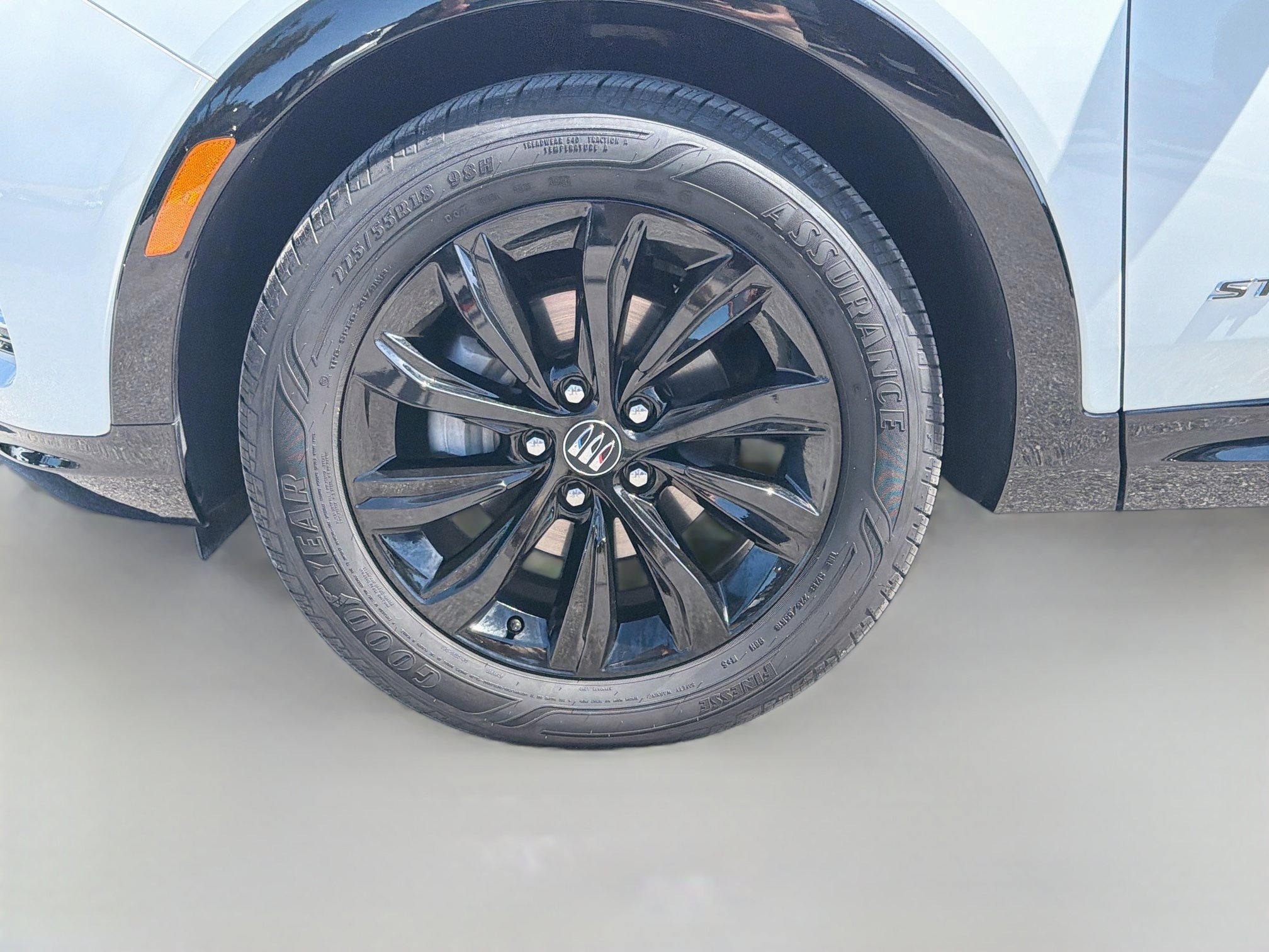 Used 2025 Summit White Buick Sport Touring image 39