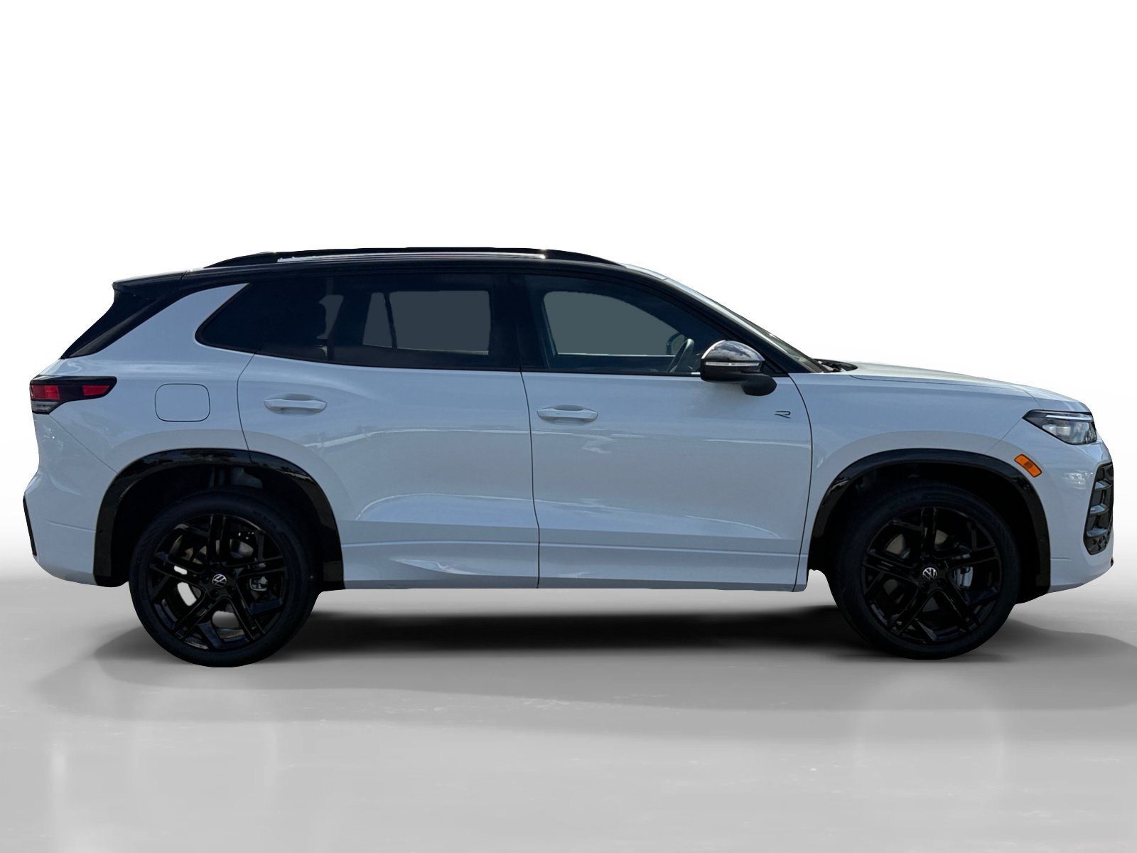 New 2026 Opal White W/Deep Black Roof Volkswagen SE R-Line Black image 6