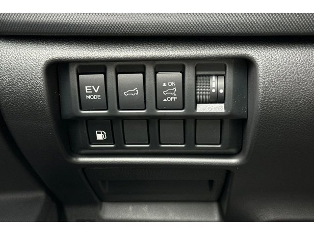New 2026 ICE SILVER METALLIC Subaru Limited Hybrid image 37