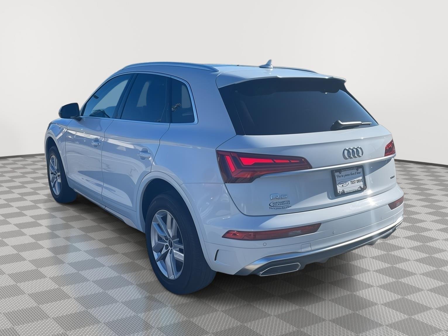 Used 2023 Glacier White Metallic Audi S line Premium image 7