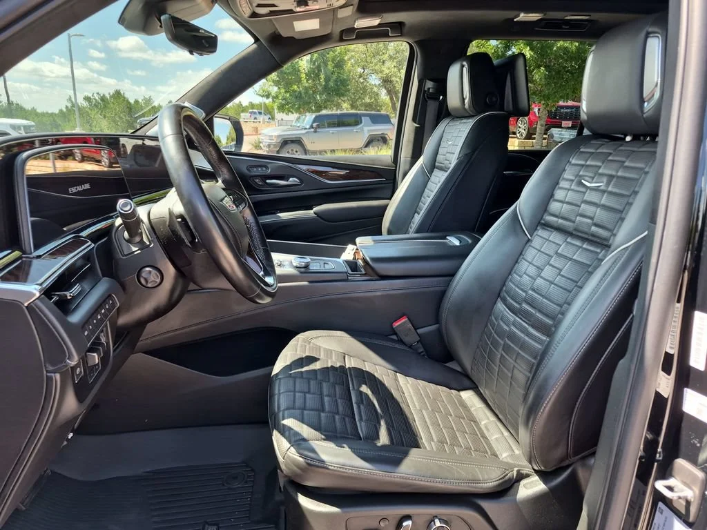 Used 2022 BLACK RAVEN Cadillac Premium Luxury Platinum image 23