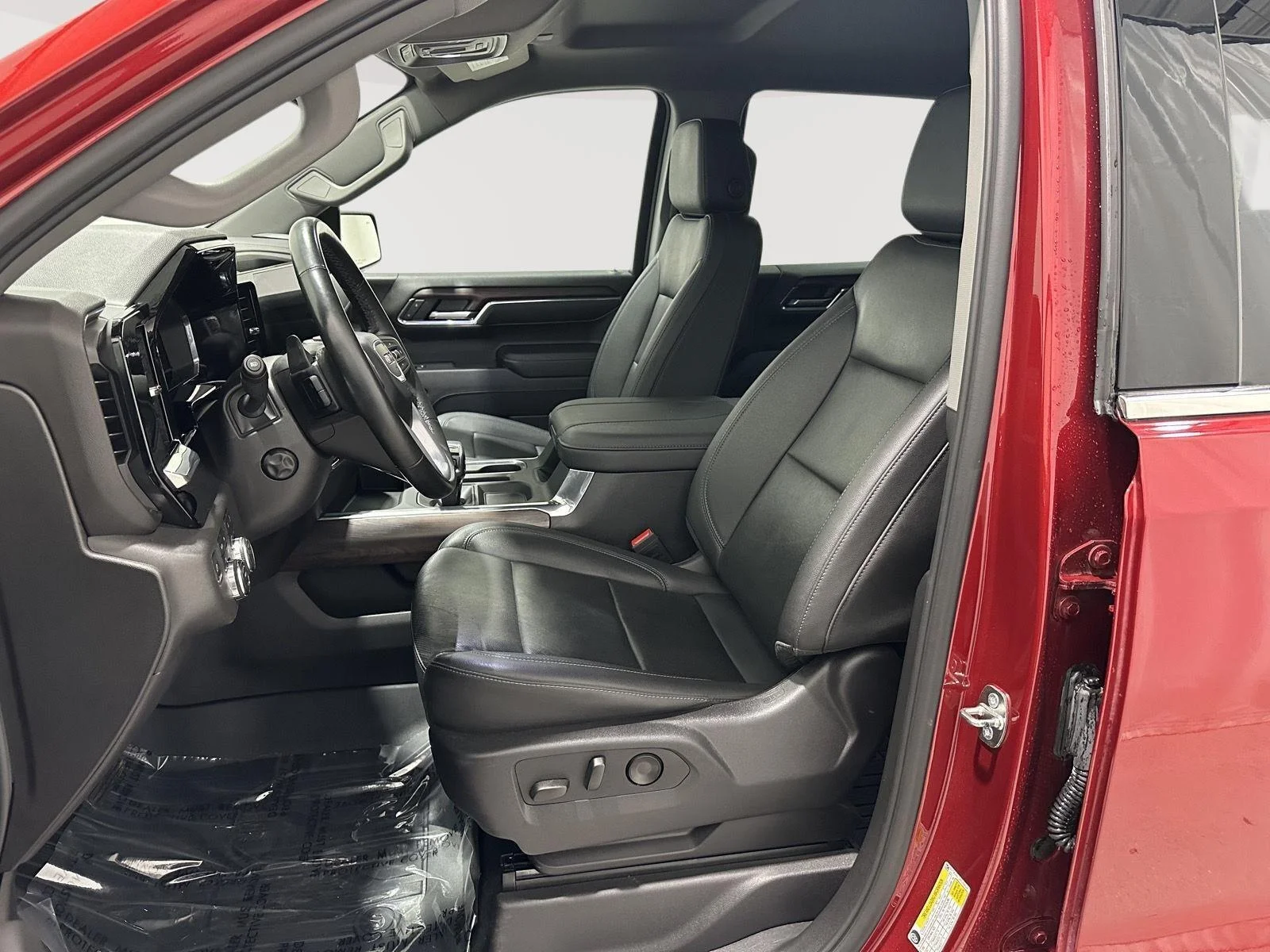 Used 2024 Volcanic Red Tintcoat GMC SLT image 17