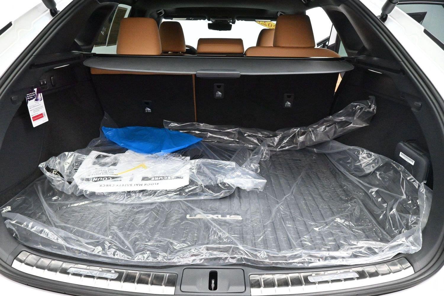 Used 2025 White Lexus RX 350 image 9