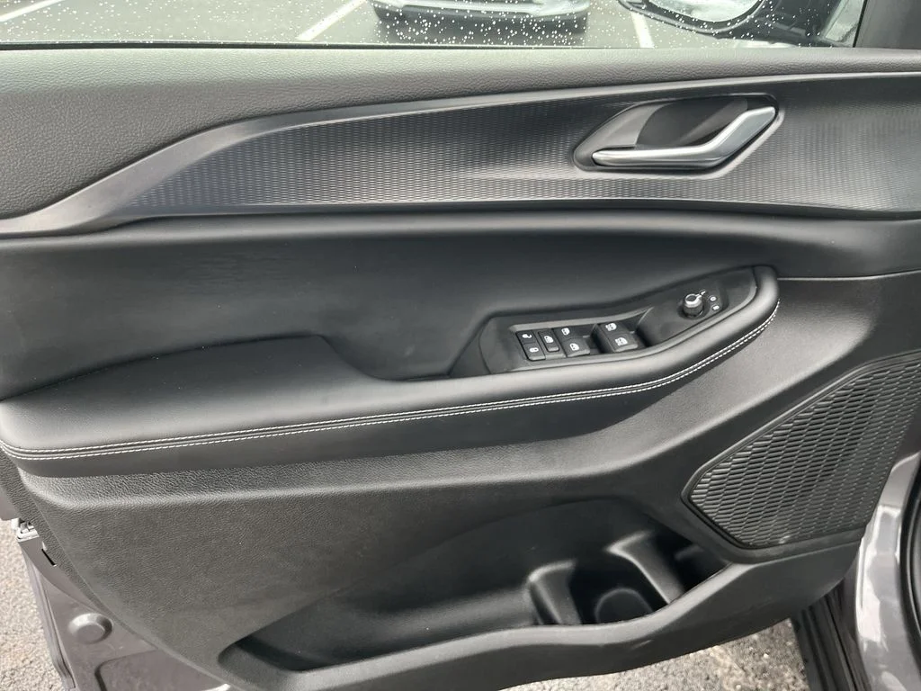 Used 2025 Gray Jeep Altitude X image 13