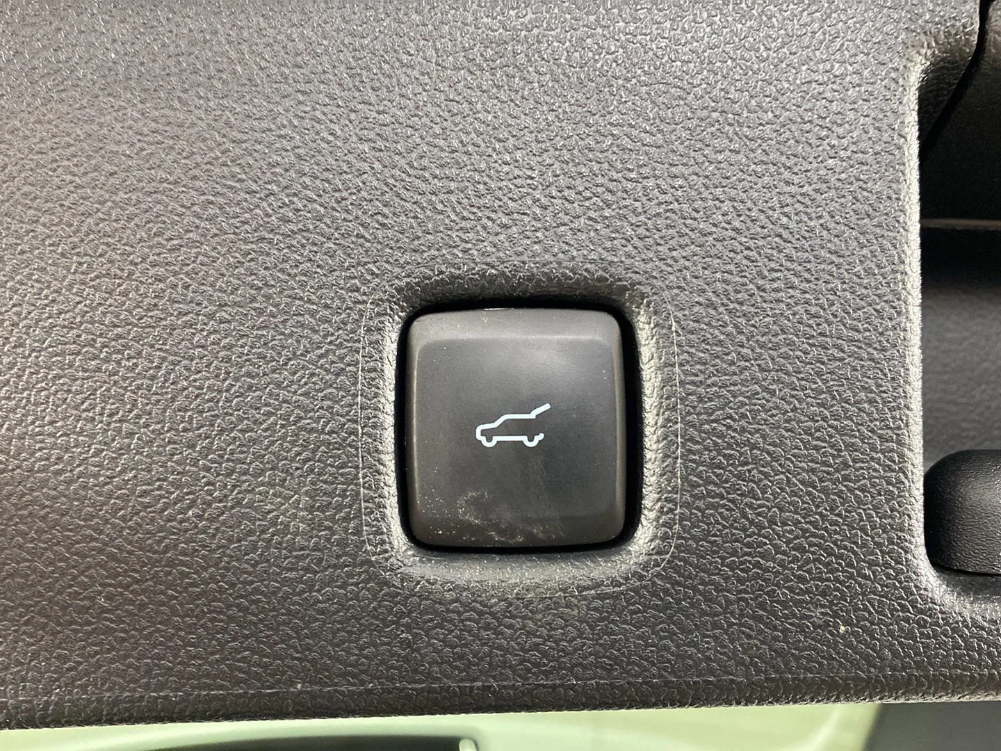 Used 2023 Oxford White Ford Active image 22