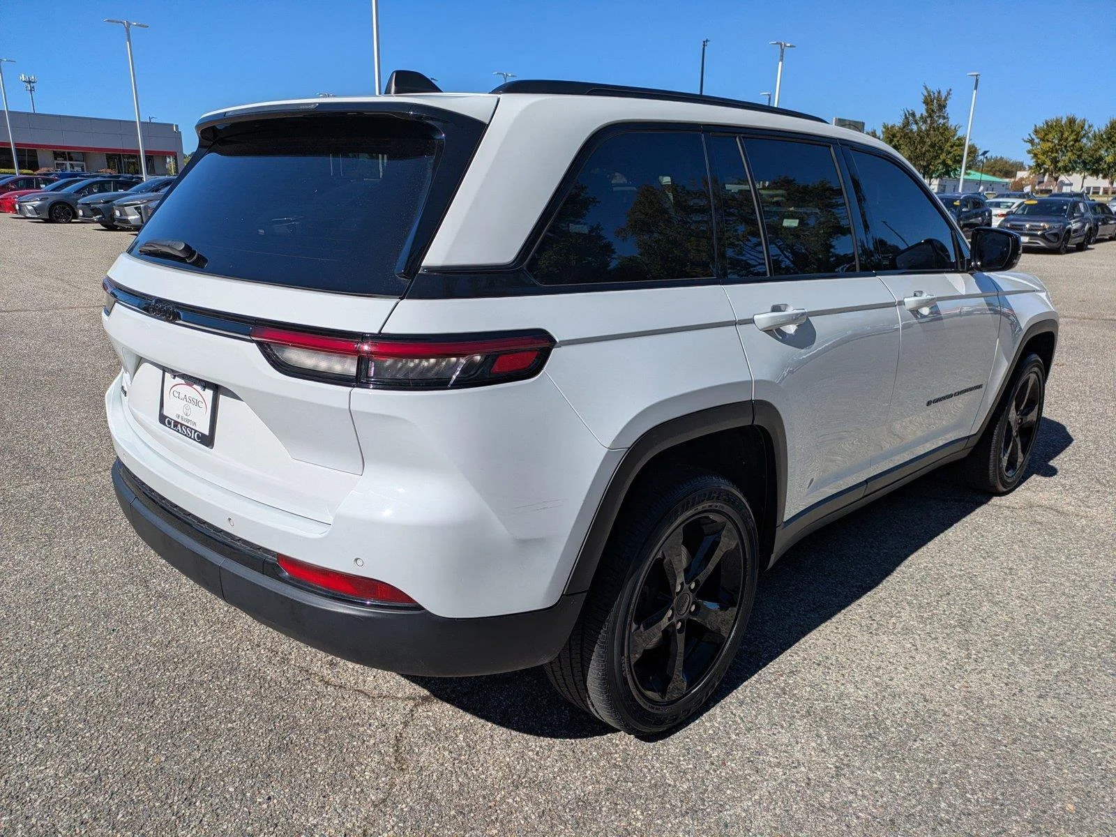 Used 2023 Bright White Clearcoat Jeep Altitude X image 4