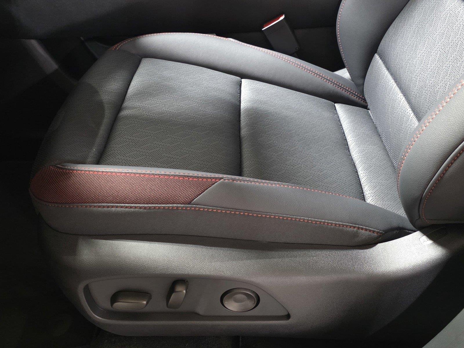 2027 Chevrolet Equinox RS - Photo 24