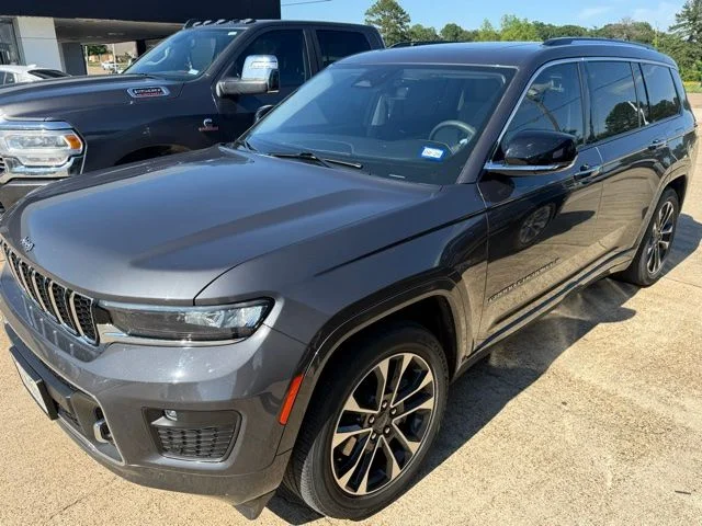 Used 2023 Gray Jeep Overland image 2