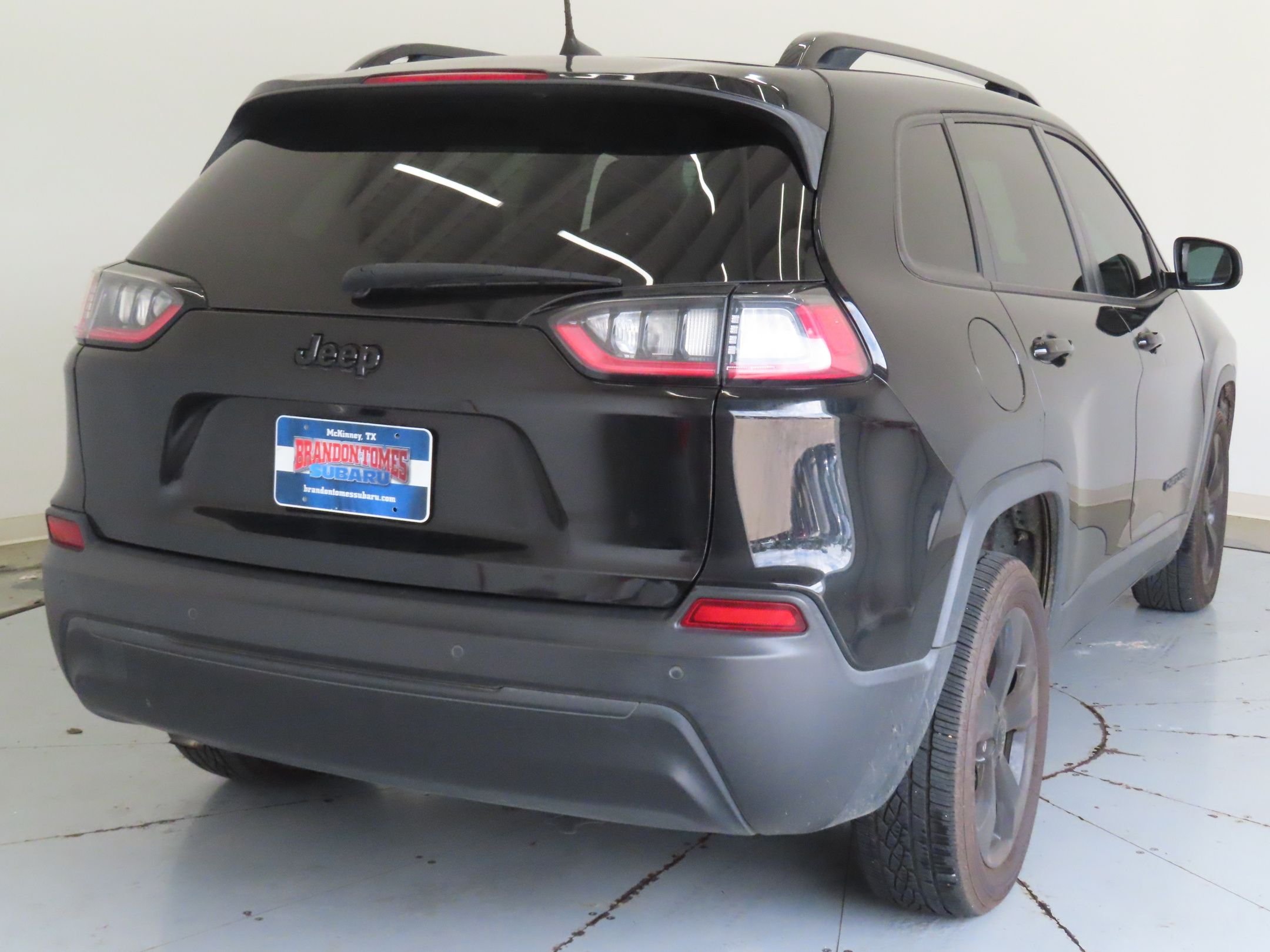 Used 2021 Black Jeep Latitude Plus image 3