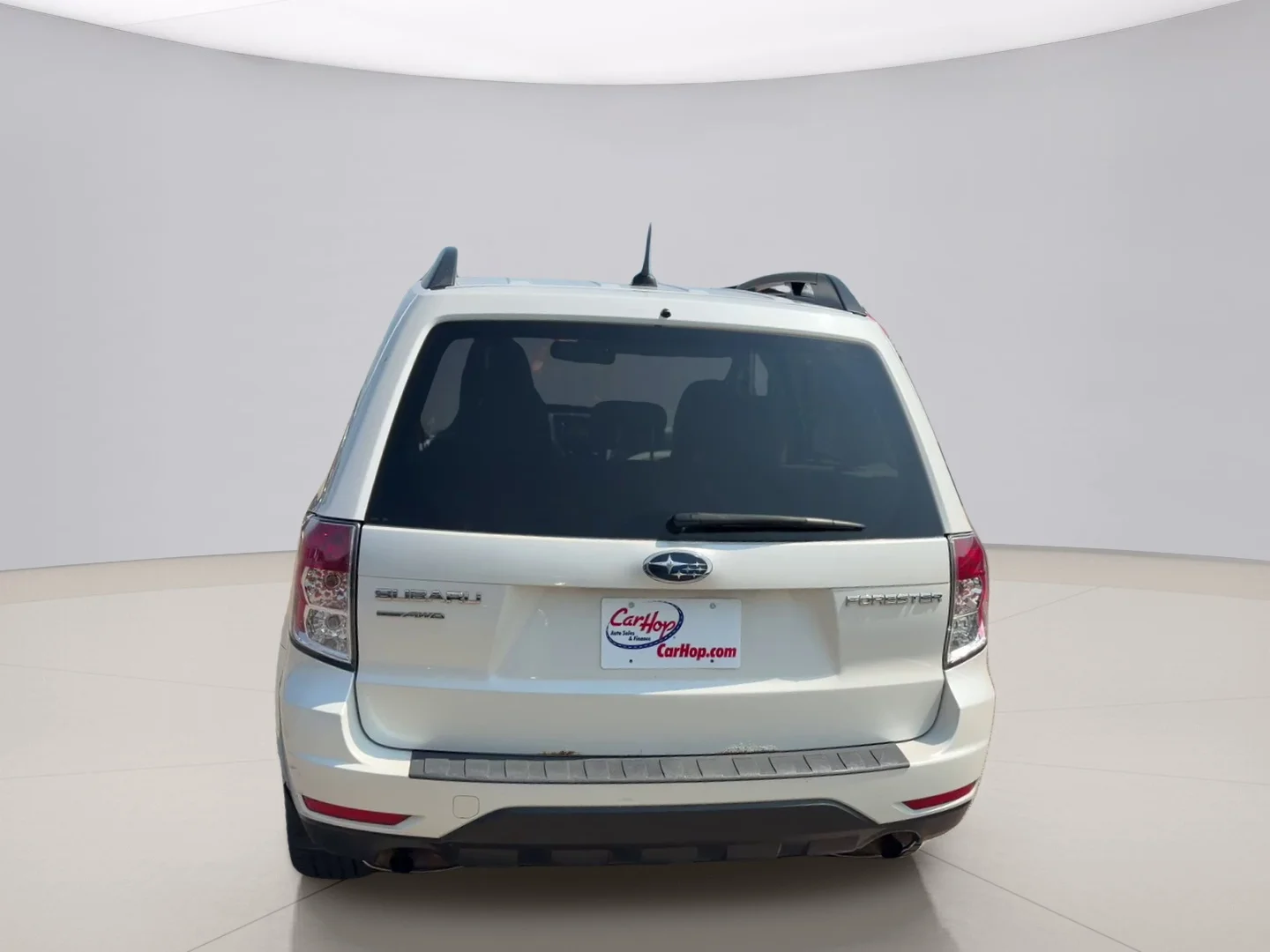 Used 2011 Blue Subaru  image 4
