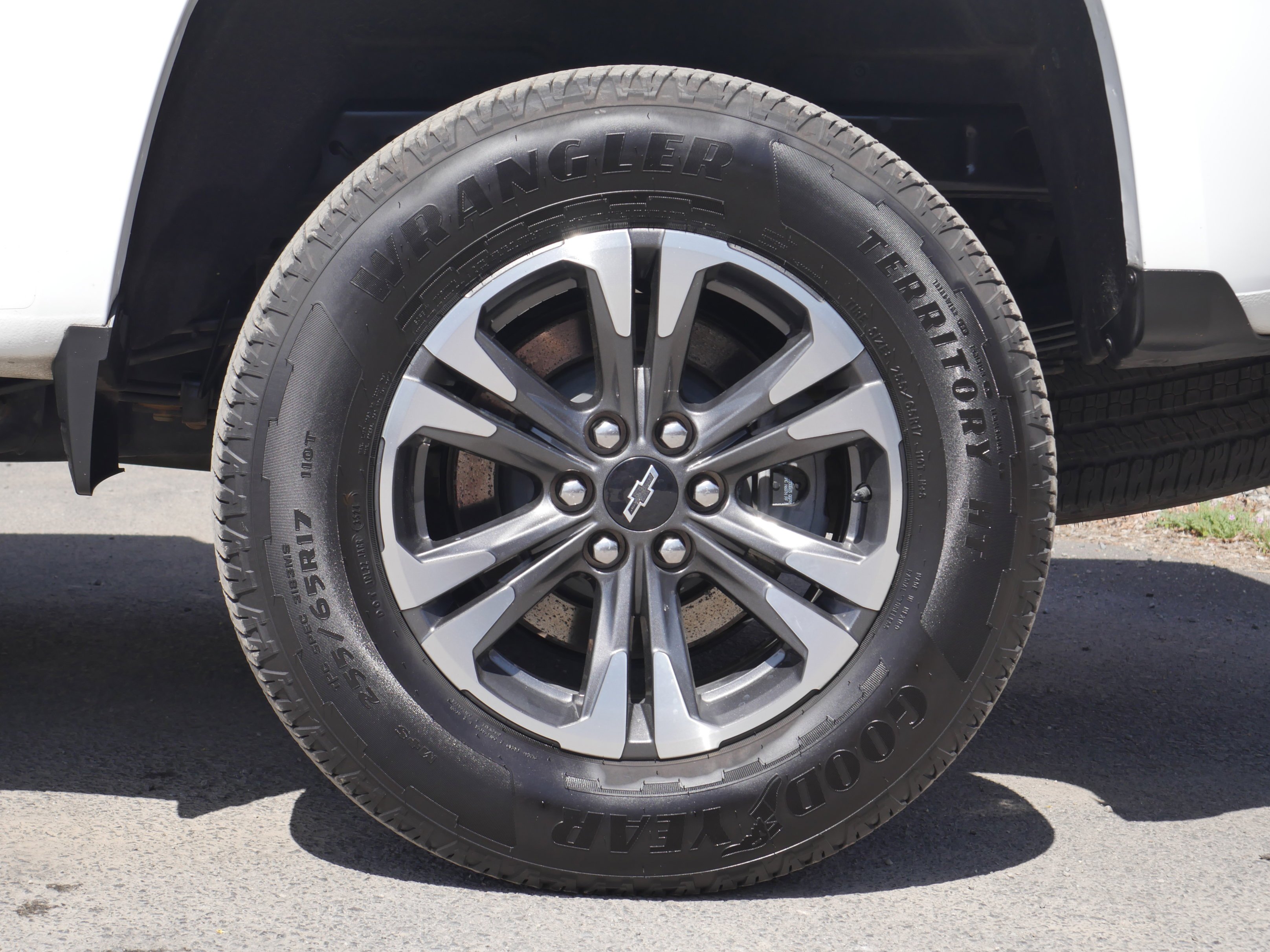 Used 2022 Summit White Chevrolet 4WD Z71 image 18