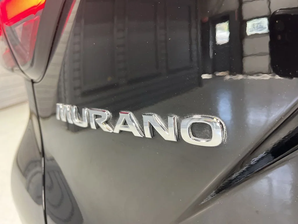 Used 2020 Super Black Metallic Nissan SL image 33