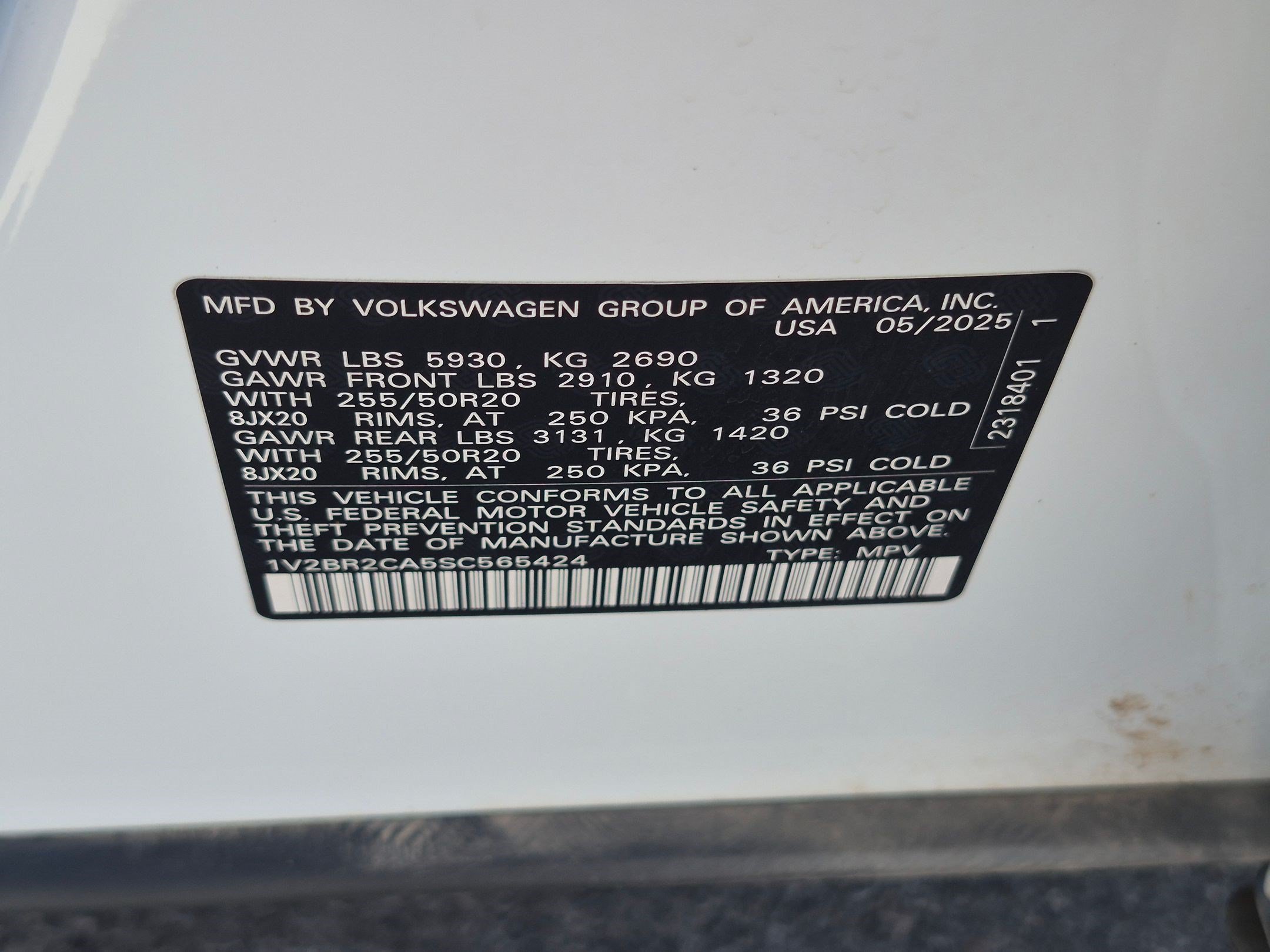 Certified Used 2025 Pure White Volkswagen 2.0T SEL image 37