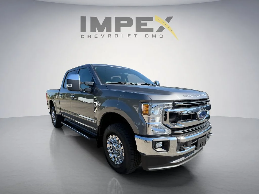 Used 2021  Ford XL image 3