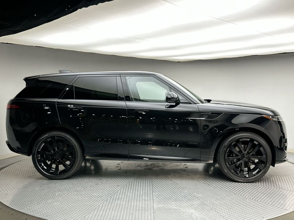 New 2027 Santorini Black Metallic Land Rover Dynamic SE image 5