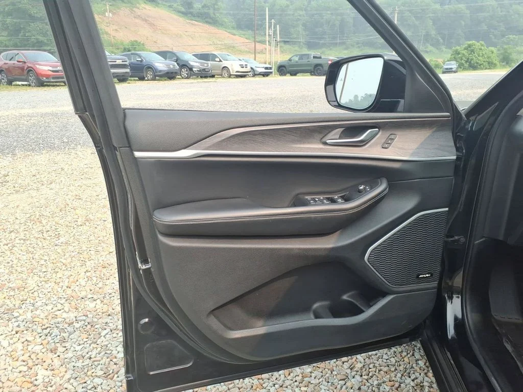 Used 2023 Black Jeep Limited image 11