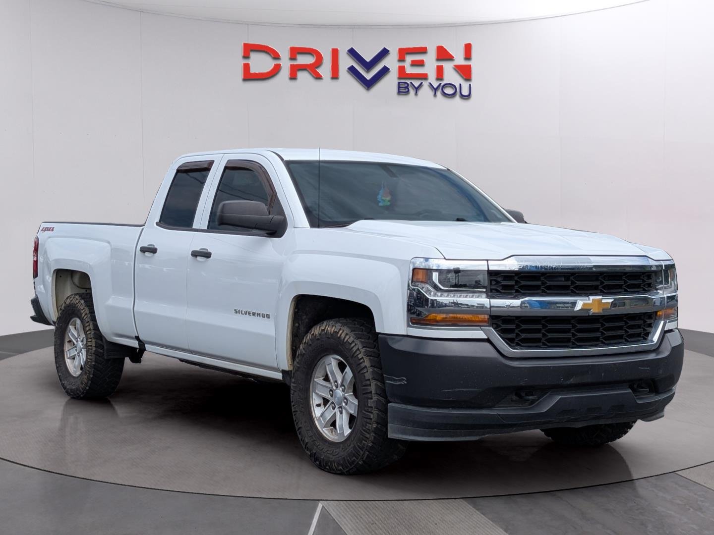 Used 2019 SUMMIT WHITE Chevrolet Work Truck image 8
