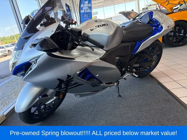 Used 2025 Silver Suzuki R image 4