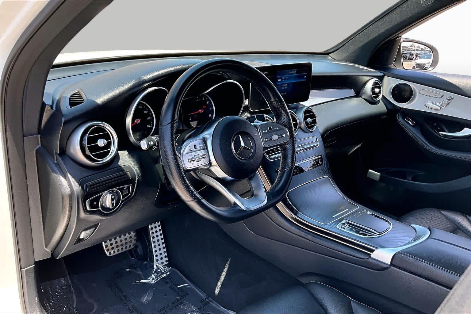 Used 2022 Polar White Mercedes-Benz GLC 300 image 17