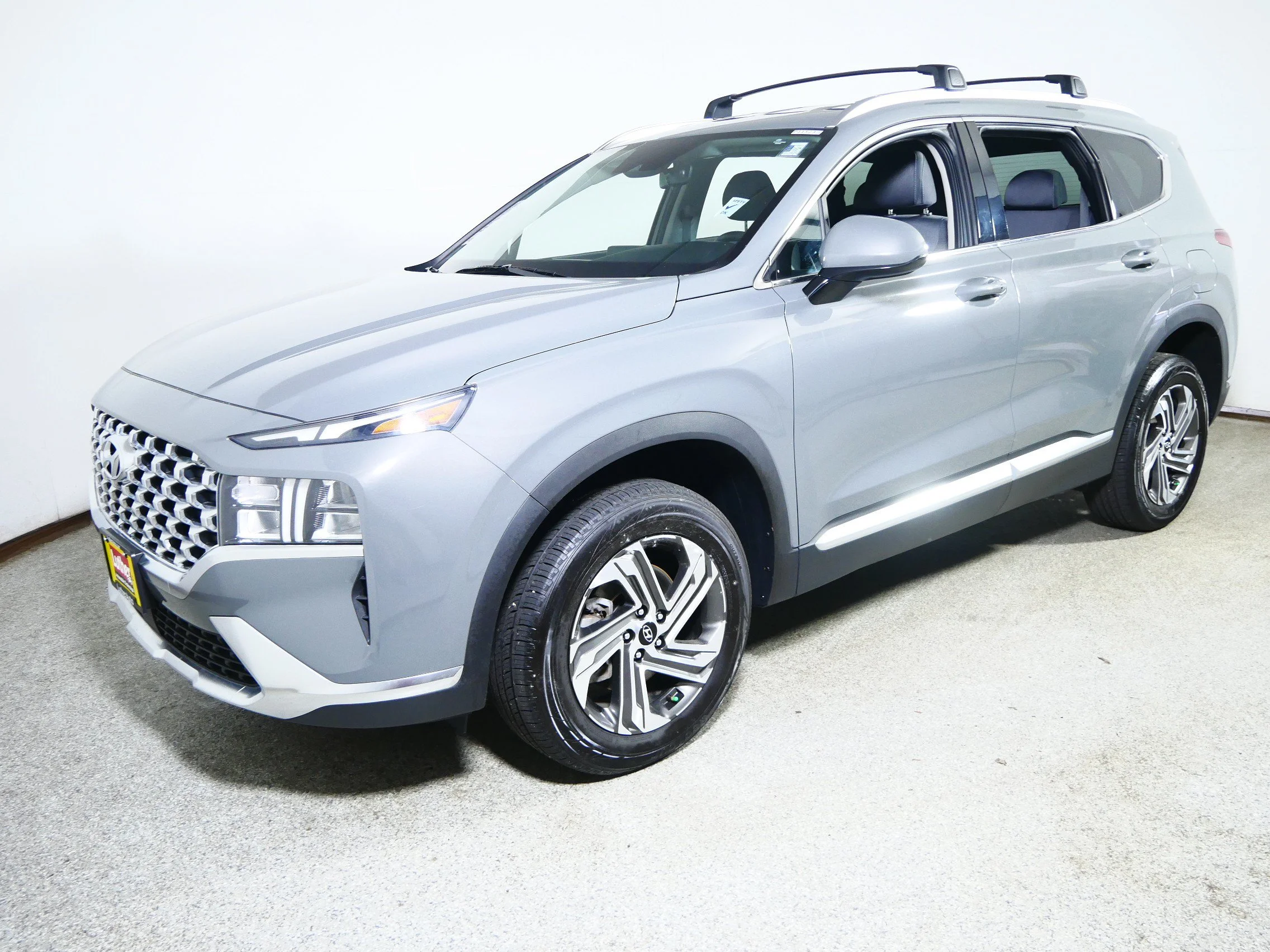 Used 2022 Hampton Gray Hyundai SEL image 3