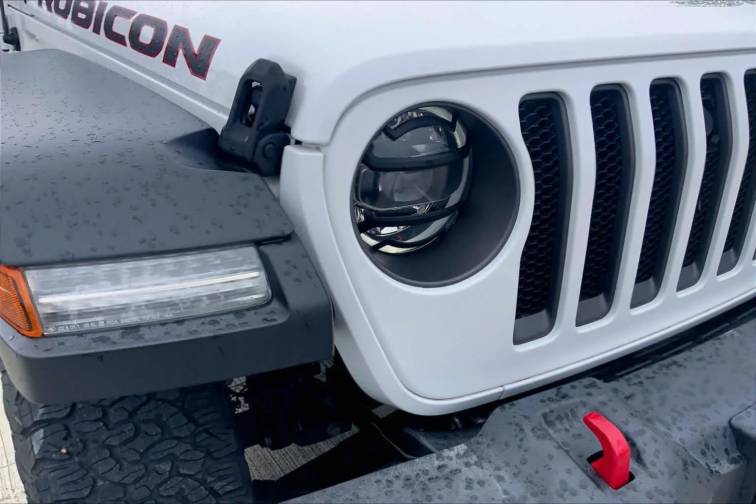 Used 2022 Bright White Clearcoat Jeep Rubicon image 24