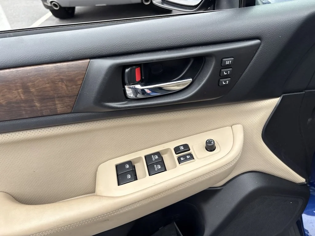 Used 2015 Blue Subaru 2.5i image 9