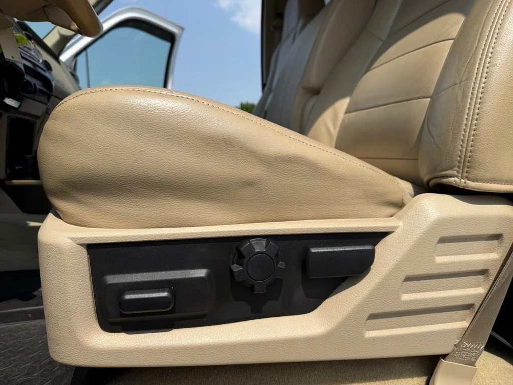 Used 2010  Ford  image 10