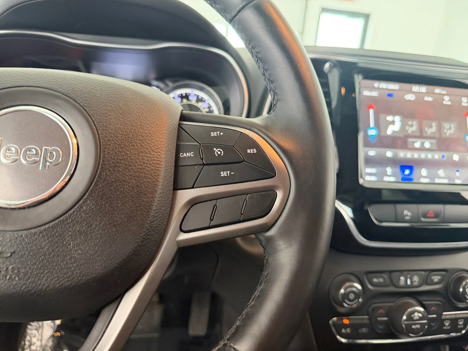 Used 2019 Bright White Clearcoat Jeep Limited image 12