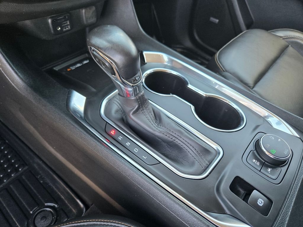 Used 2021 Black Chevrolet Premier image 14