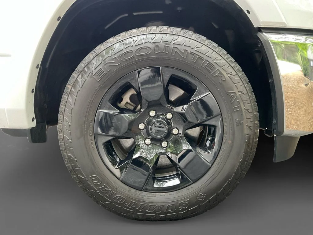 Used 2025 White Ram Big Horn/Lone Star image 16